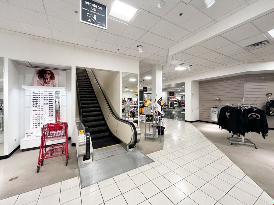 ±122,512 SF Box | JCP at Acadiana Mall | Lafayette, LA