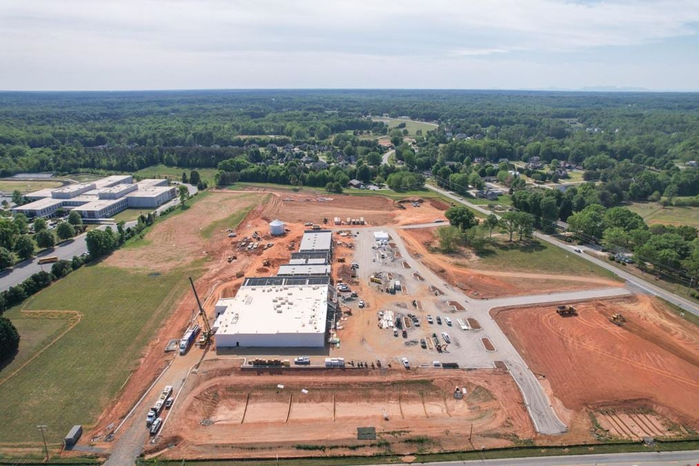 Food Lion Anchored Shopping Center - Pre Leasing