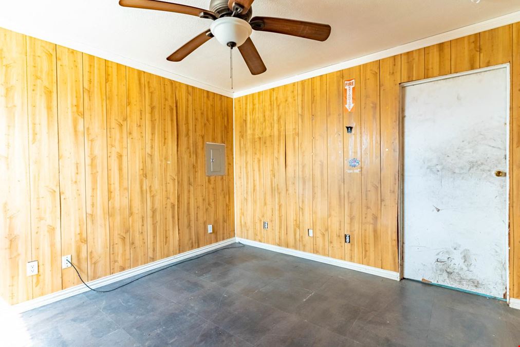 Warehouse for Lease Off US-175
