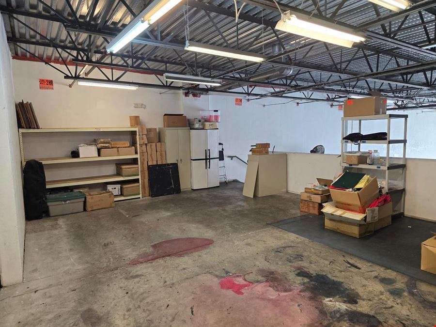 Immediate Occupancy For Lease 2,500SQFT Off/W