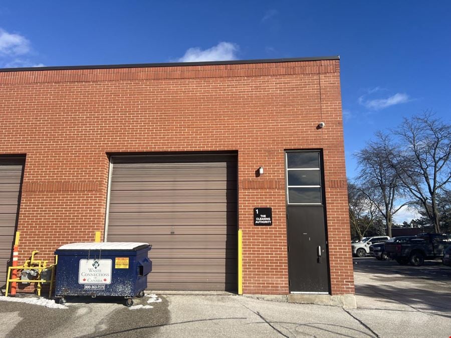 214 Jardin Drive, 1 Vaughan, ON L4K 1X8