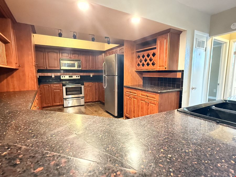  Updated Office Suites + Optional Live/Work Apartment | 4,532 SF | Downtown New Port Richey