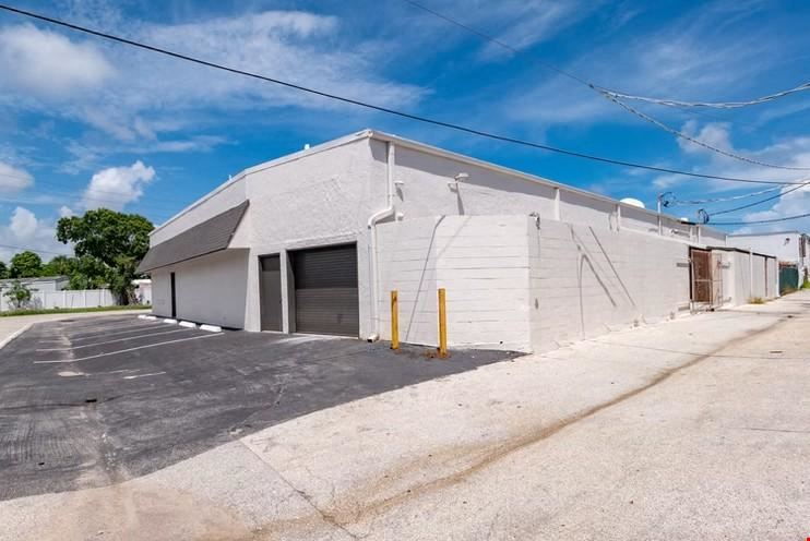 Freestanding Office/Warehouse Building
