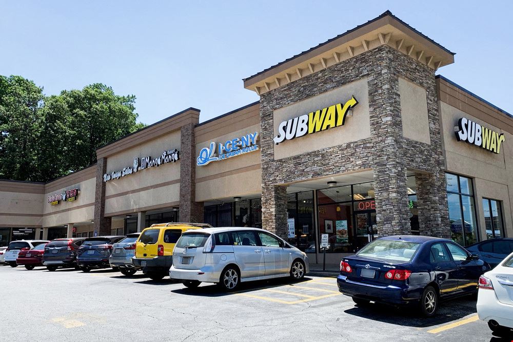 Pinetree Plaza