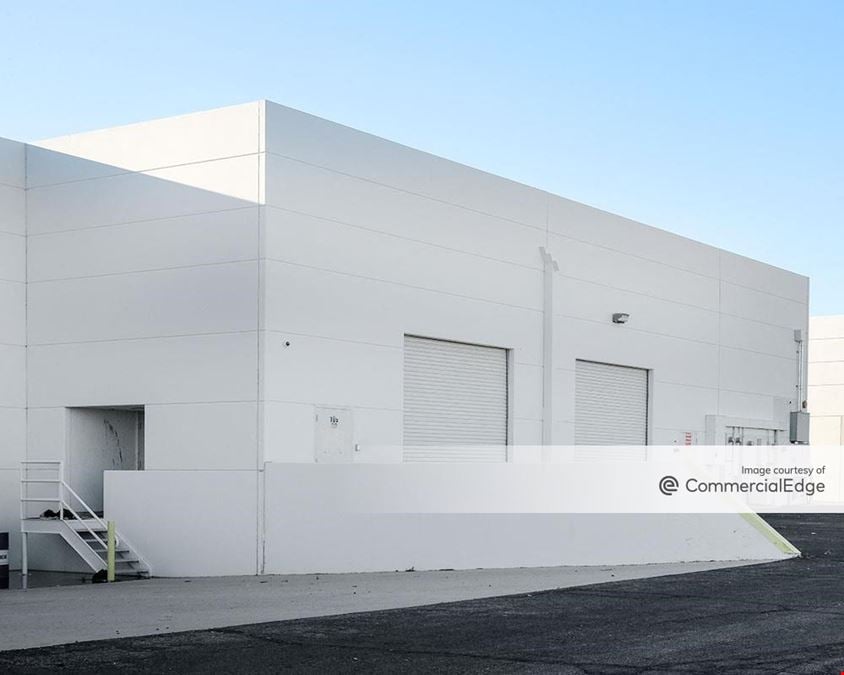 Fiesta Tech Centre - 1383 & 1433 North Tech Blvd