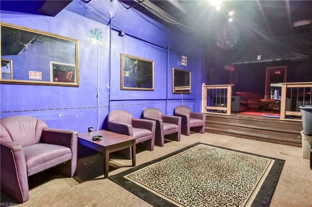 Commercial Venue & Restaurant Opportunity