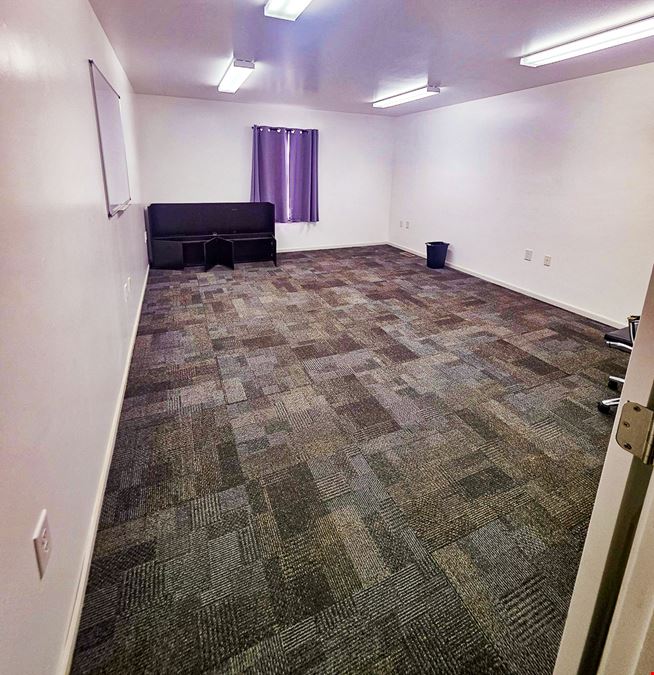 ±4,184 SF Office Building on ±3.2 Acres in Williston