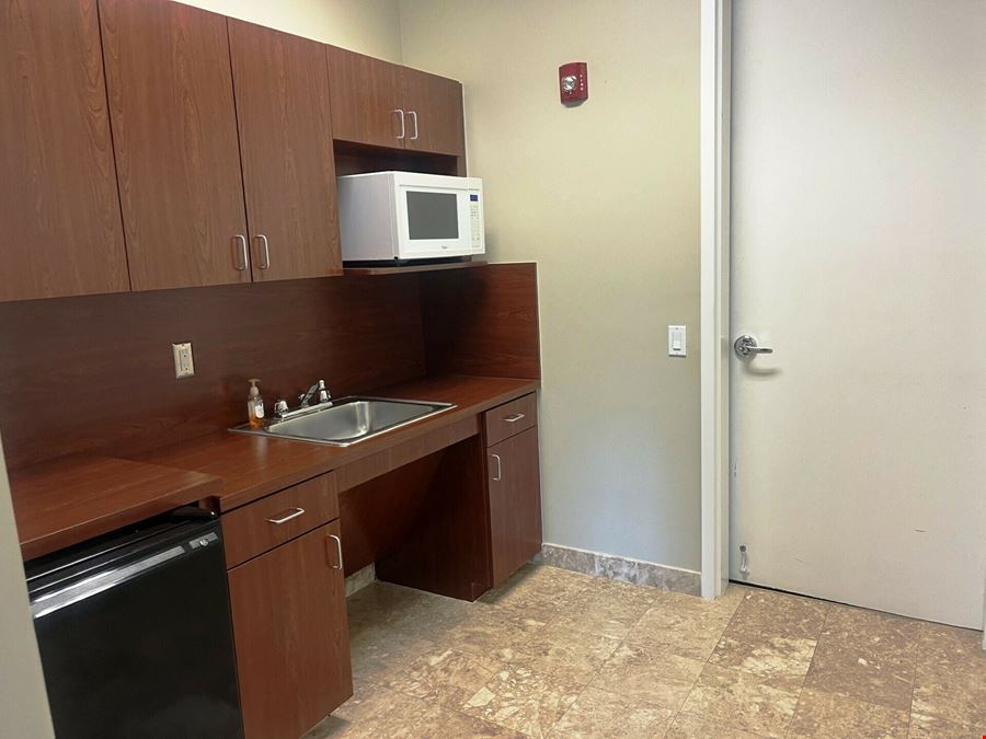 Industrial Flex Unit #16 for Lease