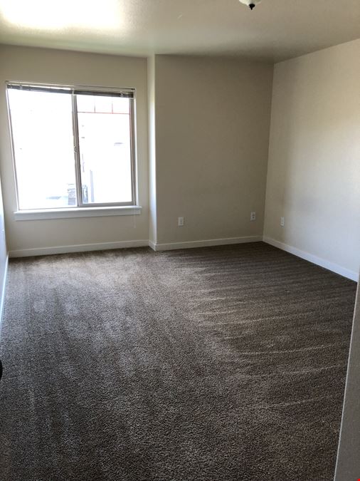2450 Newburg Ct