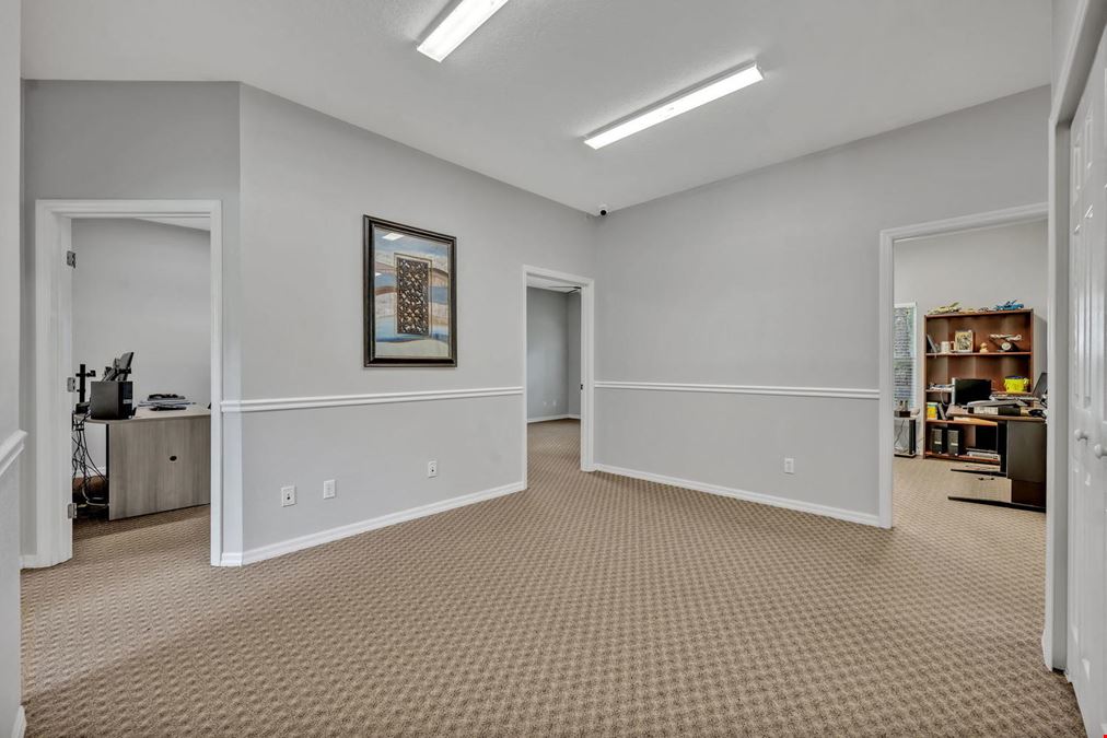 Gorgeous Oviedo Office For Sale