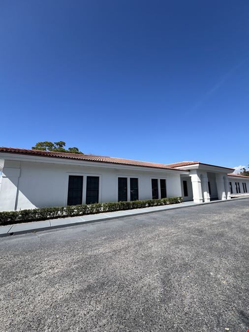 2520 Tamiami Trl N
