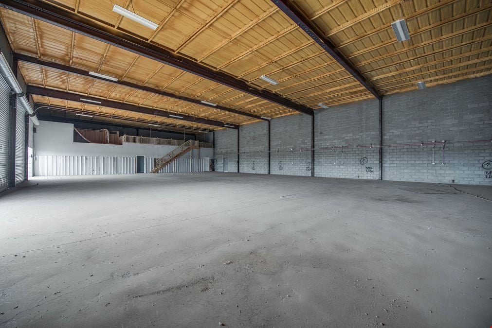 Modern Industrial Office/Shop Near I-20
