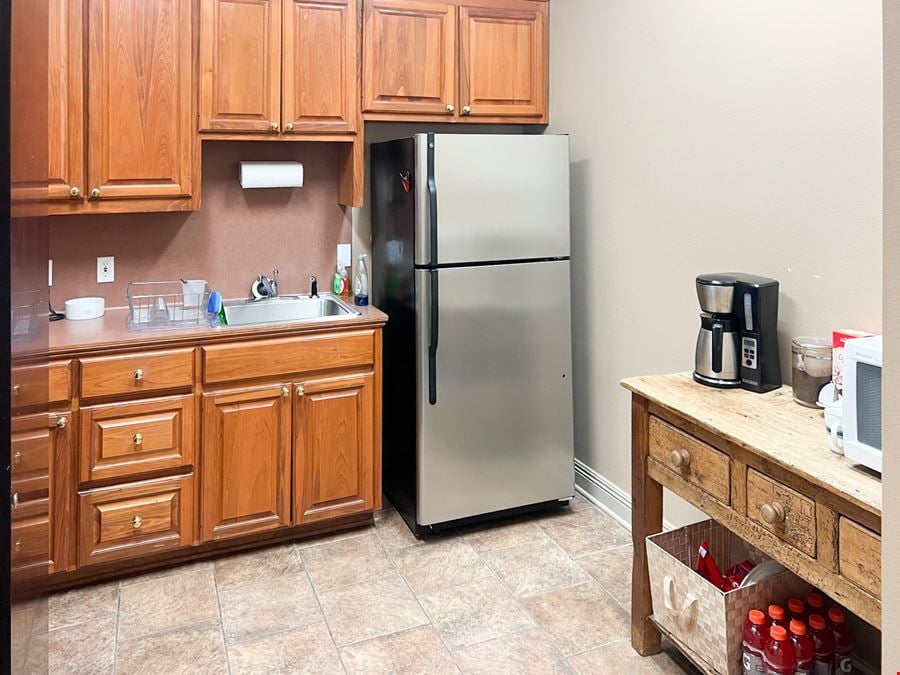 Professional Office Suite on Bluebonnet Blvd