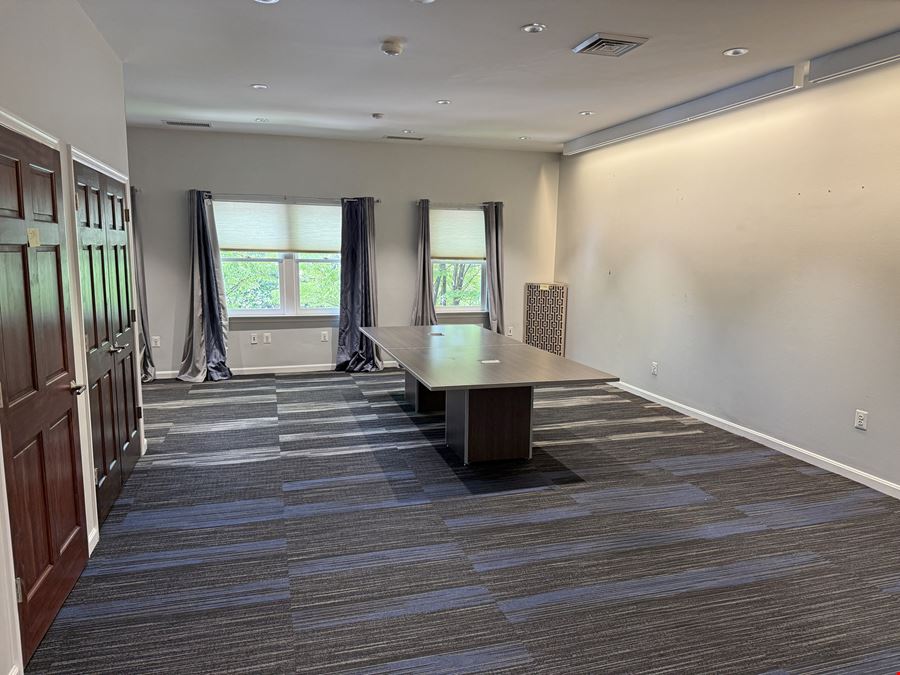 4200 Evergreen Lane, Units 334-335