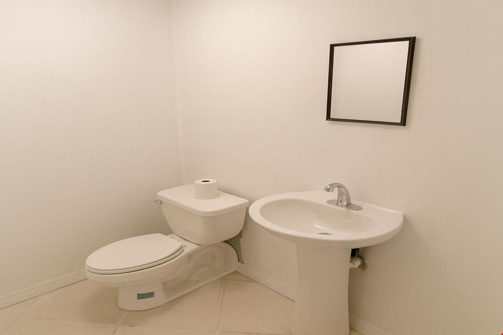 $995 w/ Utilities! Flex Storage/Office + Yard