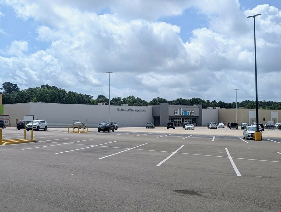 FOR LEASE - Highland Village Shopping Center (1,491 SF - 9149 SF)
