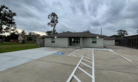 Preview of commercial space at 1517 Antoine Dr