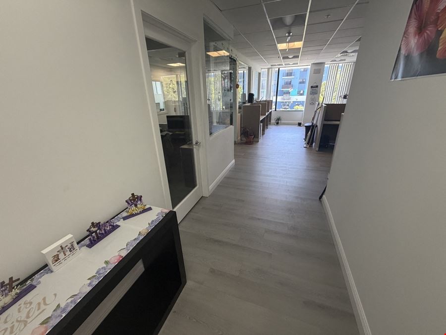 2260 SF Suite 204 Professional and Medical Office Space