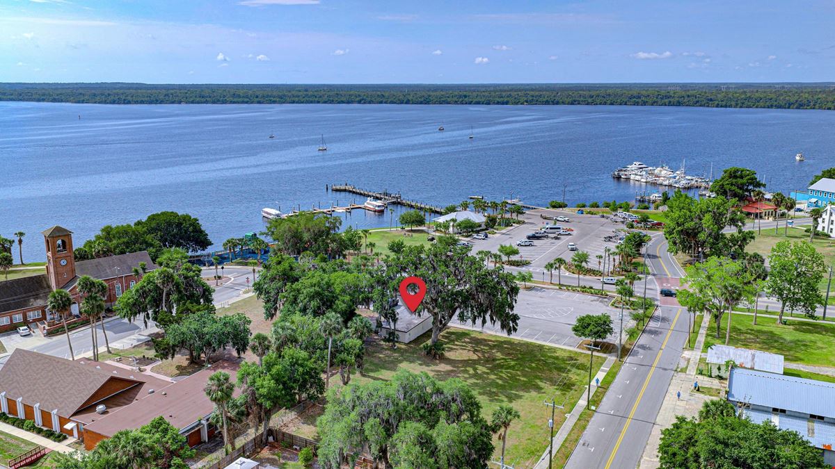 Waterview Standalone Building in Historic Downtown Palatka