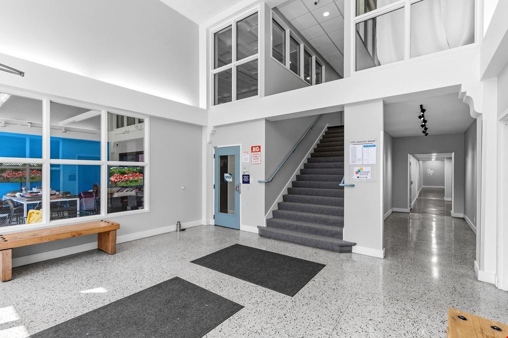 2375 University Ave W
