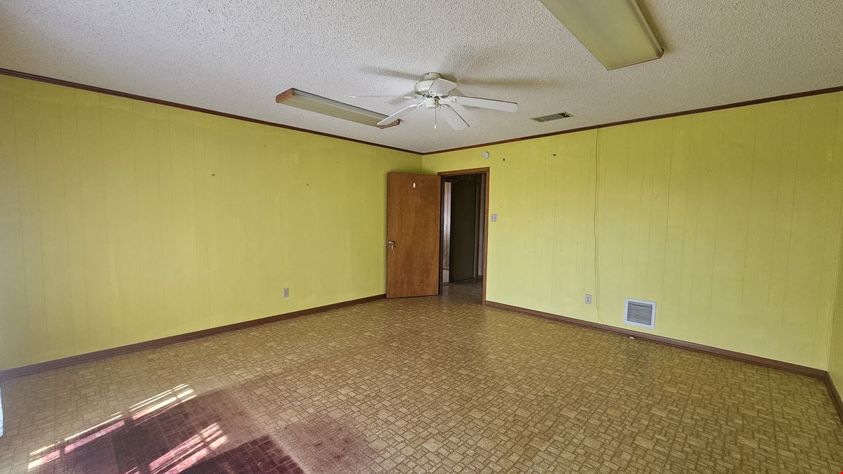 1215 W Cedar Creek Pkwy