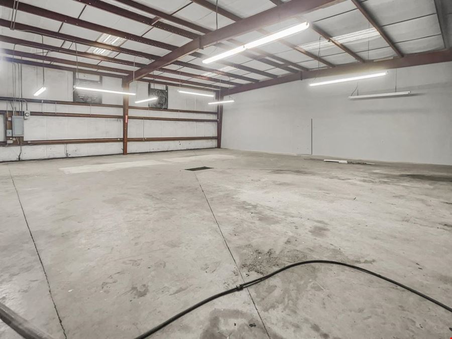 2565 Government Blvd