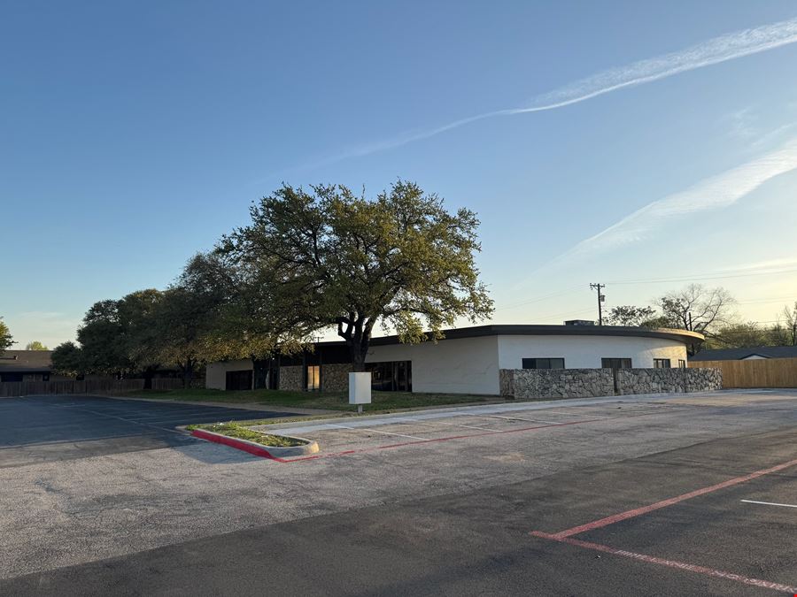 MacArthur Professional Building - For Lease