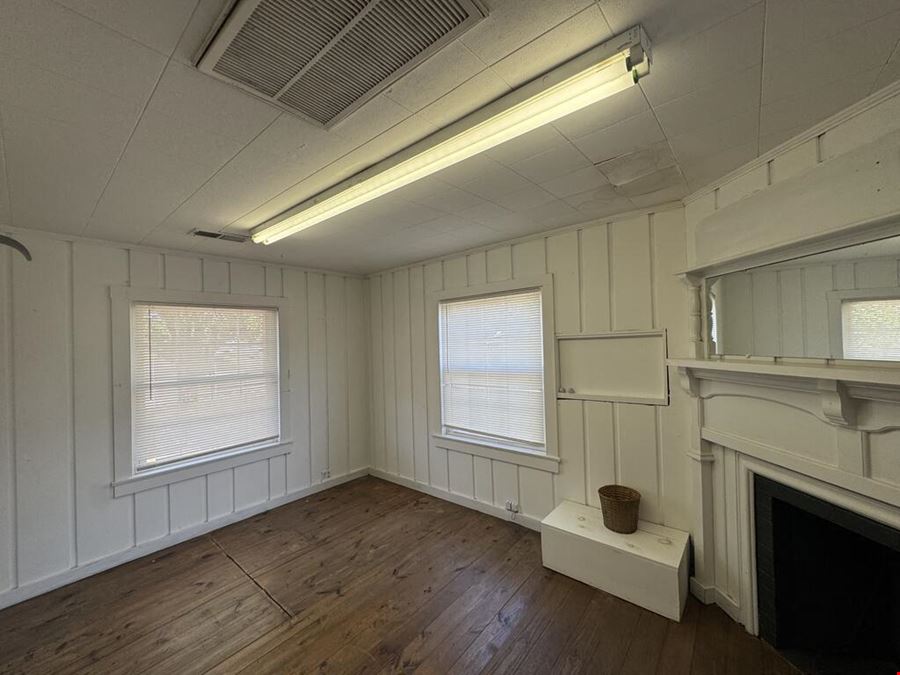 806 N 3rd Ave