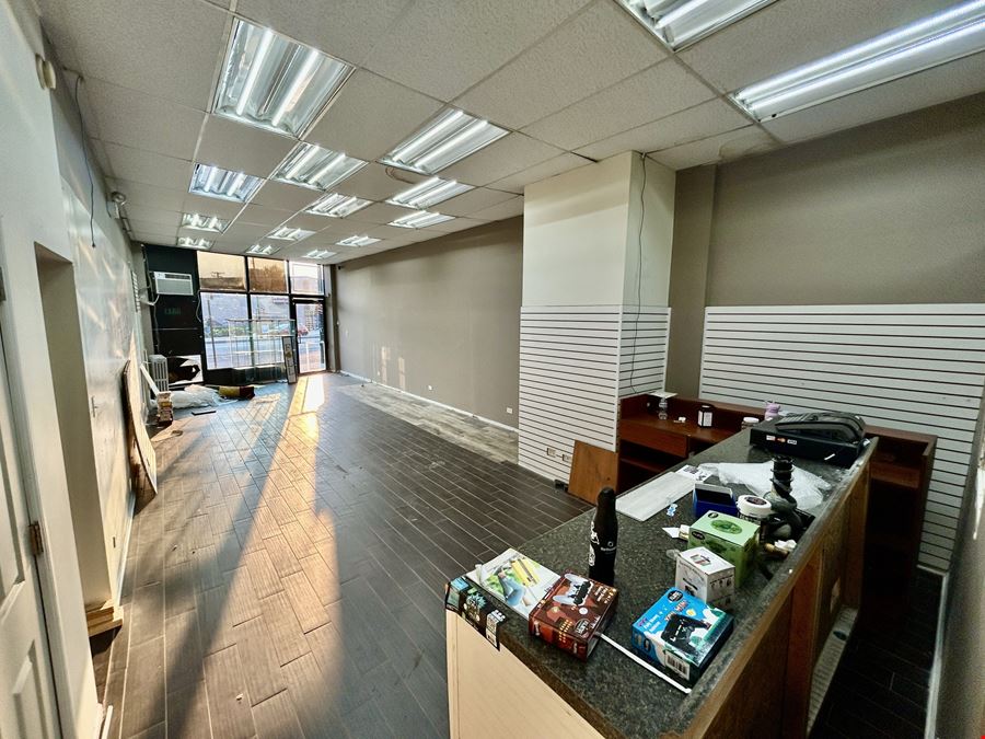 5511 N Lincoln - +/- 900 SF Commercial Storefront