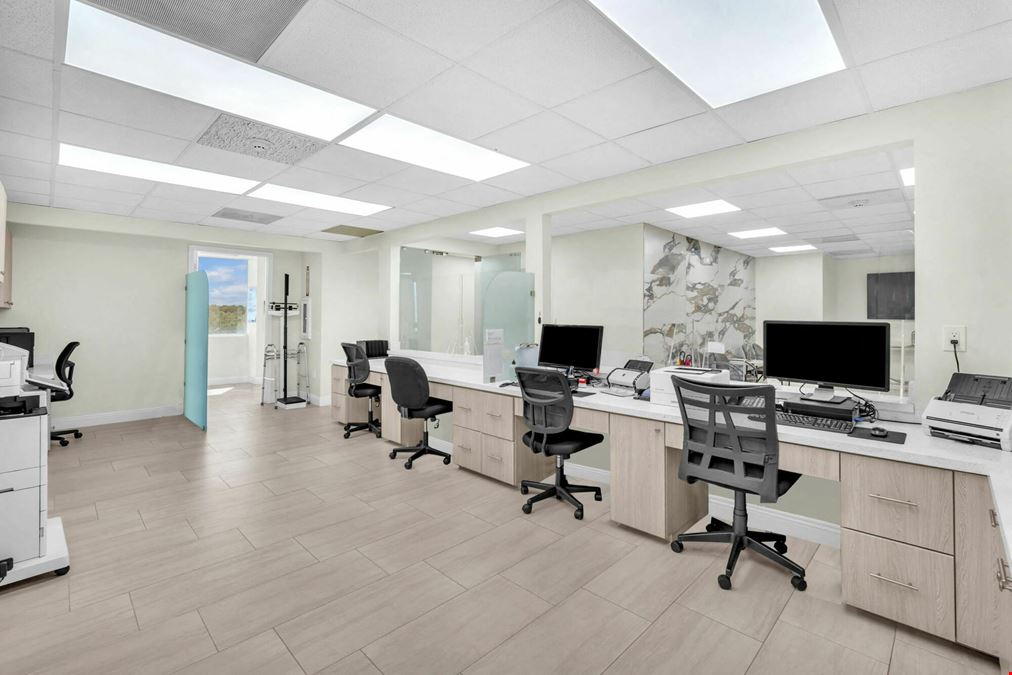 Centrum Plaza Suite #401