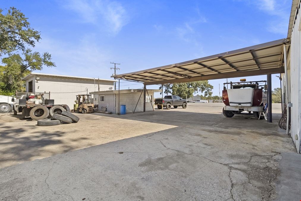 Turnkey Tire & Auto Service Property for Sale | Fully Operational Facility with Prime Hwy 75 Frontage – Willis, TX