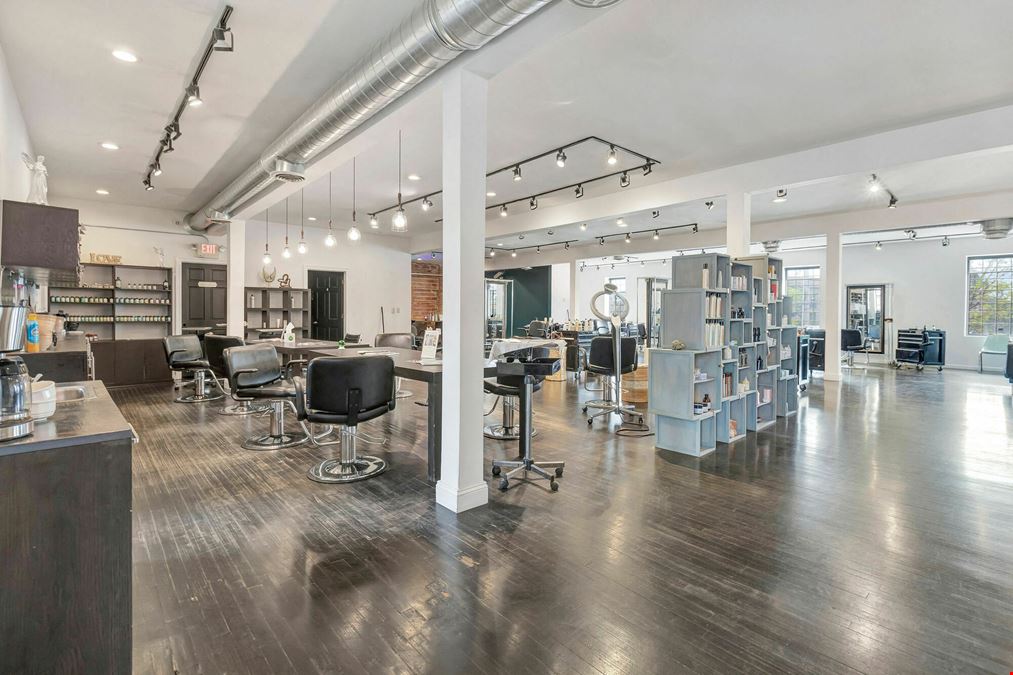 6091 Montgomery Rd