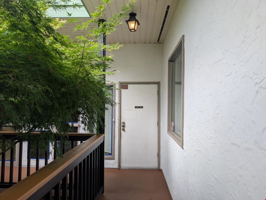 201-919 Fort Street