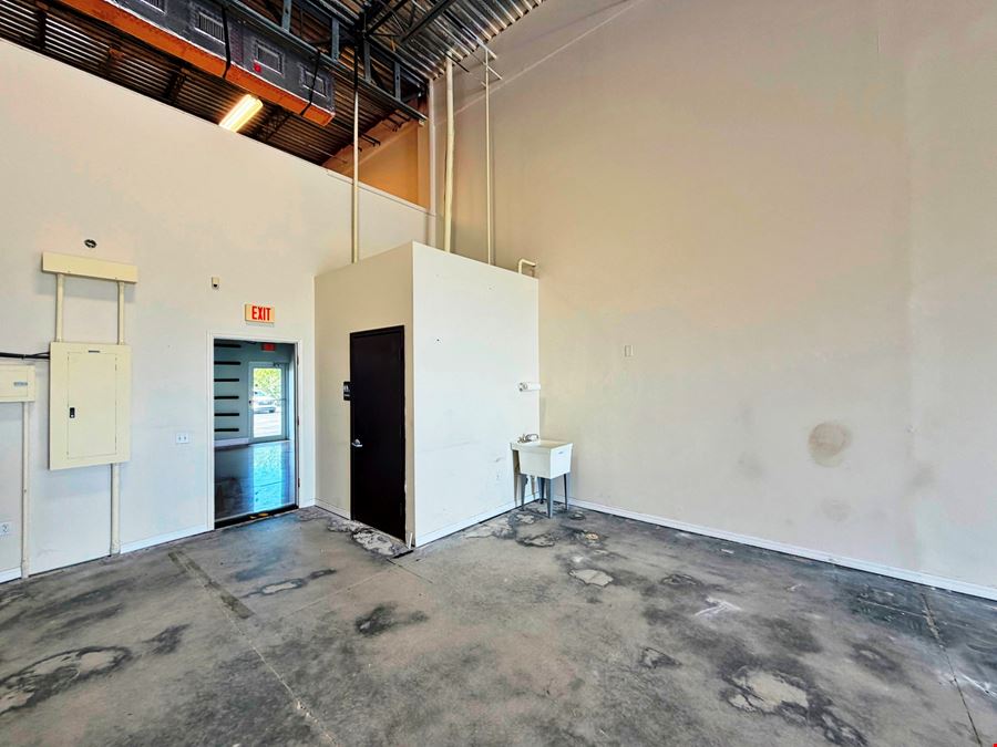 Industrial Flex Grade Level Units