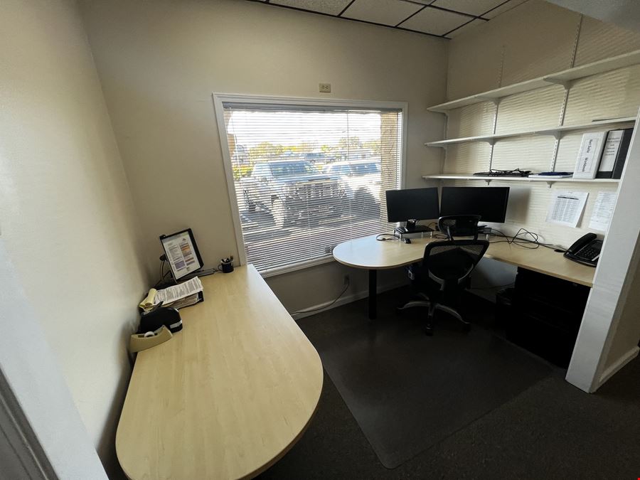 Adobe Plaza Office Suites