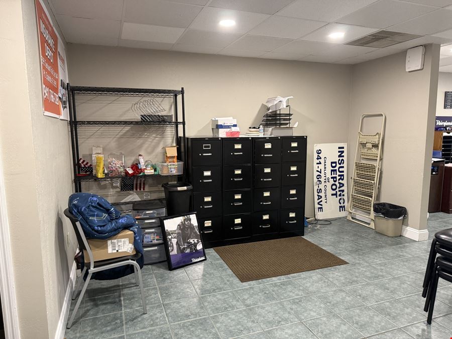 Bell Plaza, Unit 104