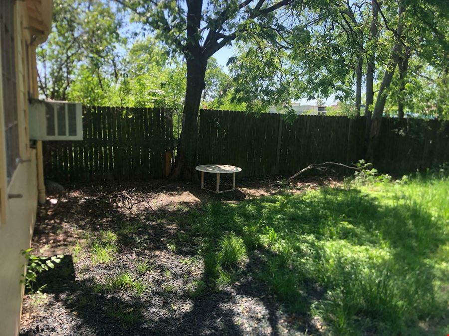 2nd Gen Dog Grooming Space For Sale/Lease