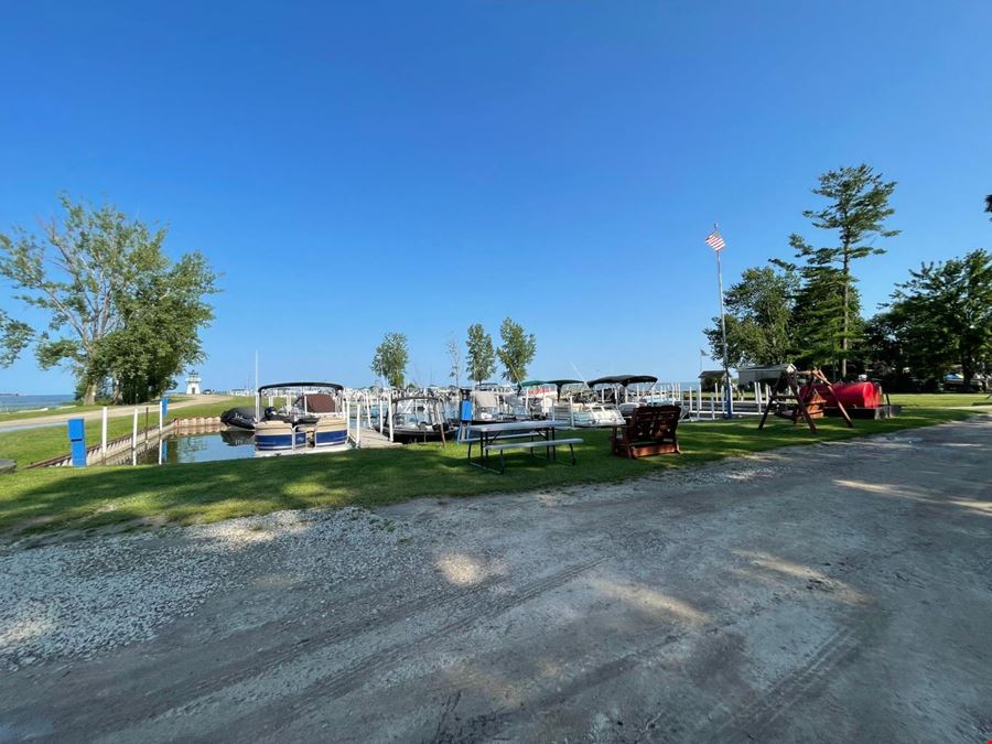 Pointe Au Gres Marina & Campground 