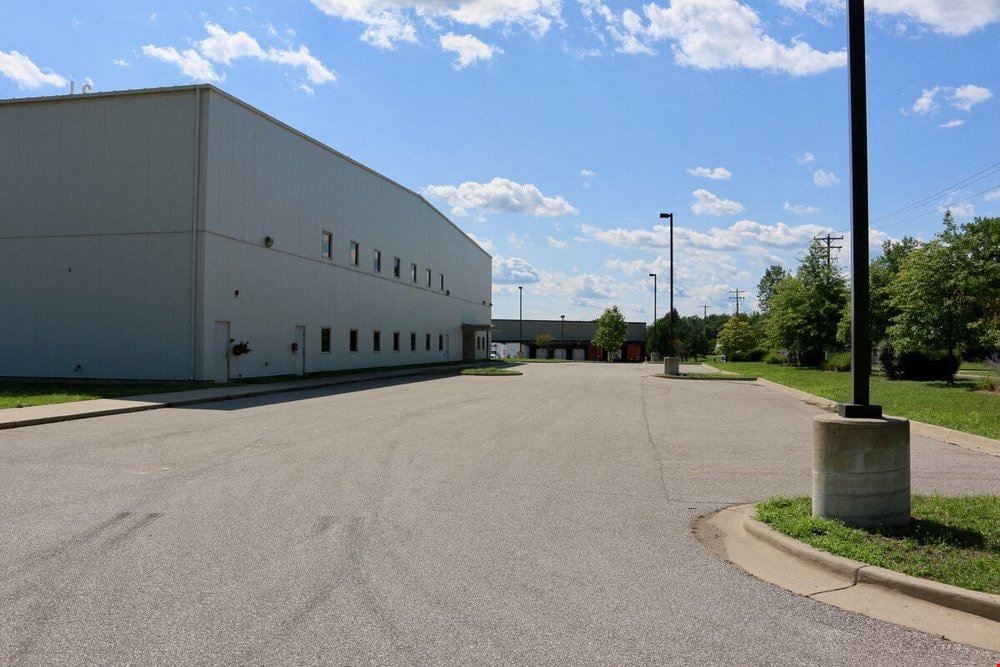 NOW REDUCED! 54,171 SF INDUSTRIAL BUILDING