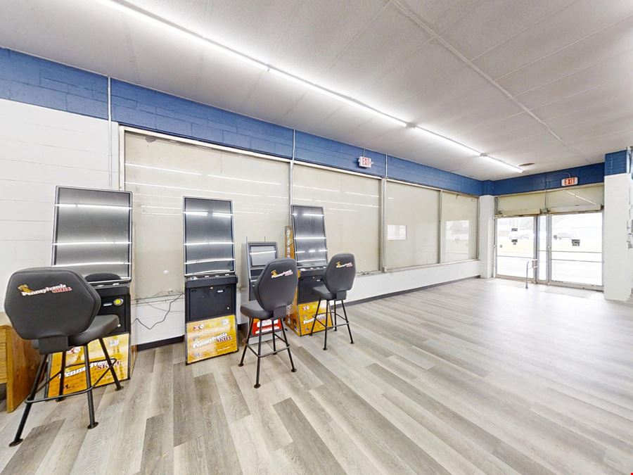 6,558± SF Mixed-Use Building