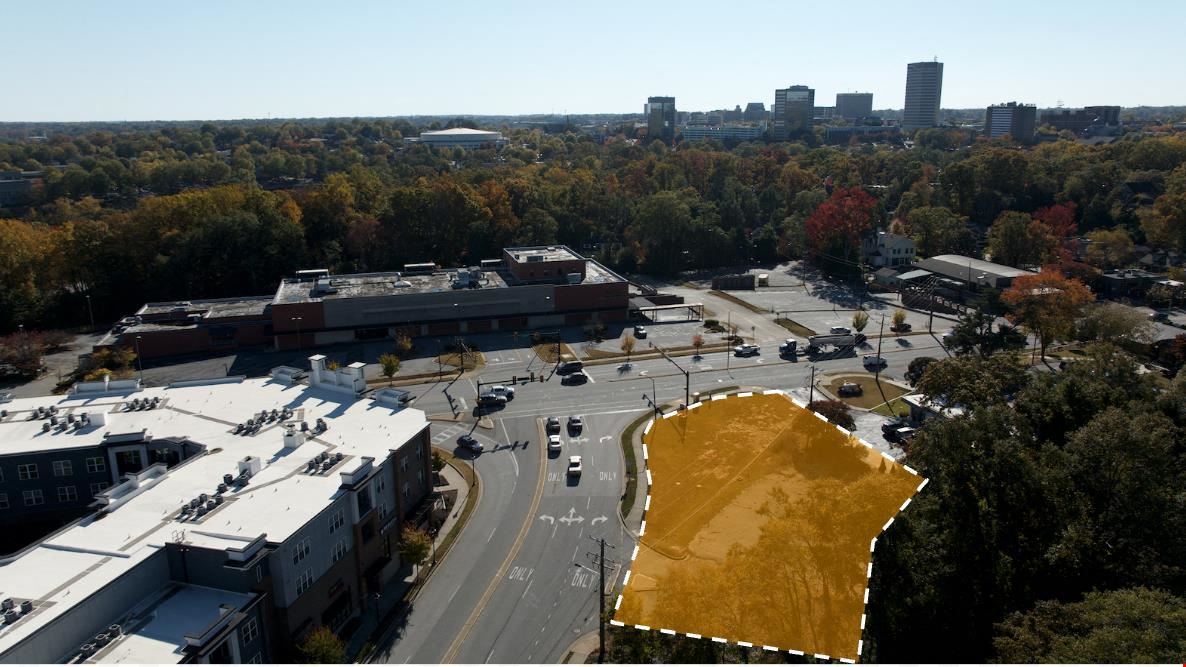 13 Wade Hampton Boulevard