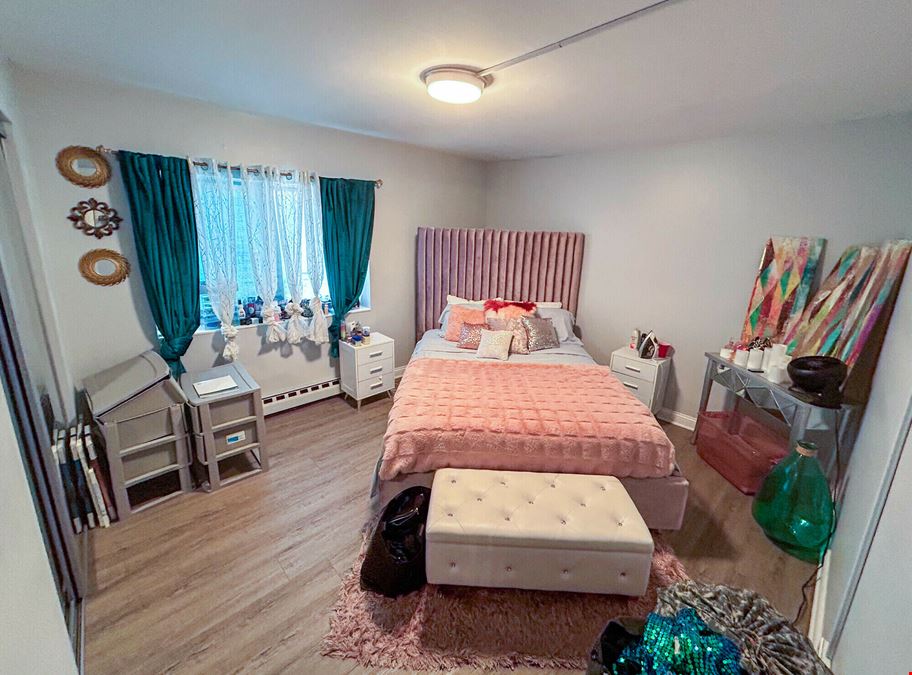 7631 W 63rd Place