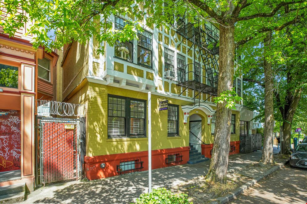 Evelyn Apartments
