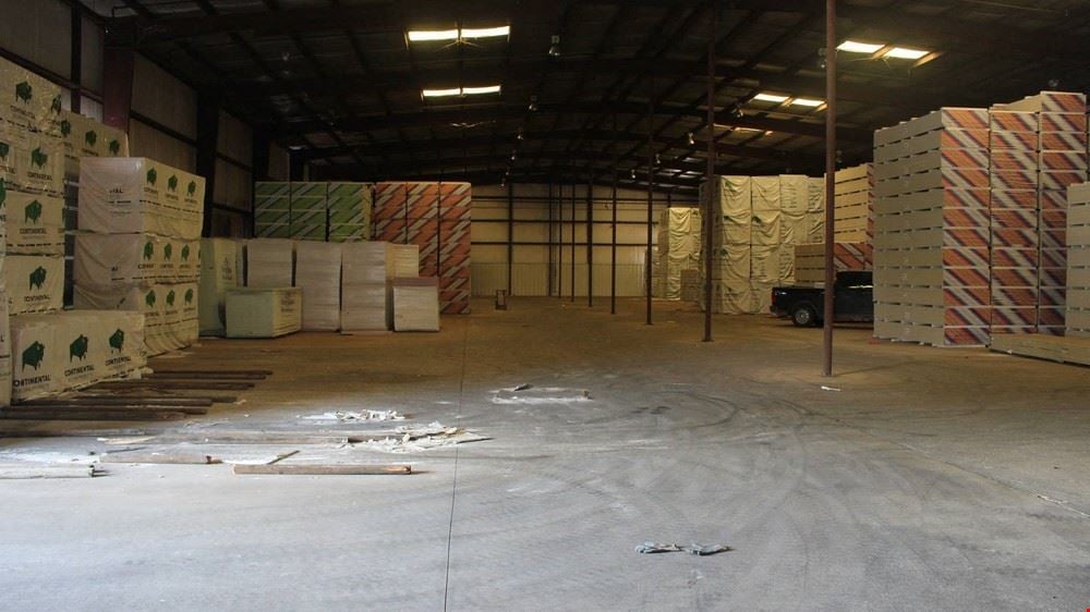 25,000sf Showroom/office/ Warehouse