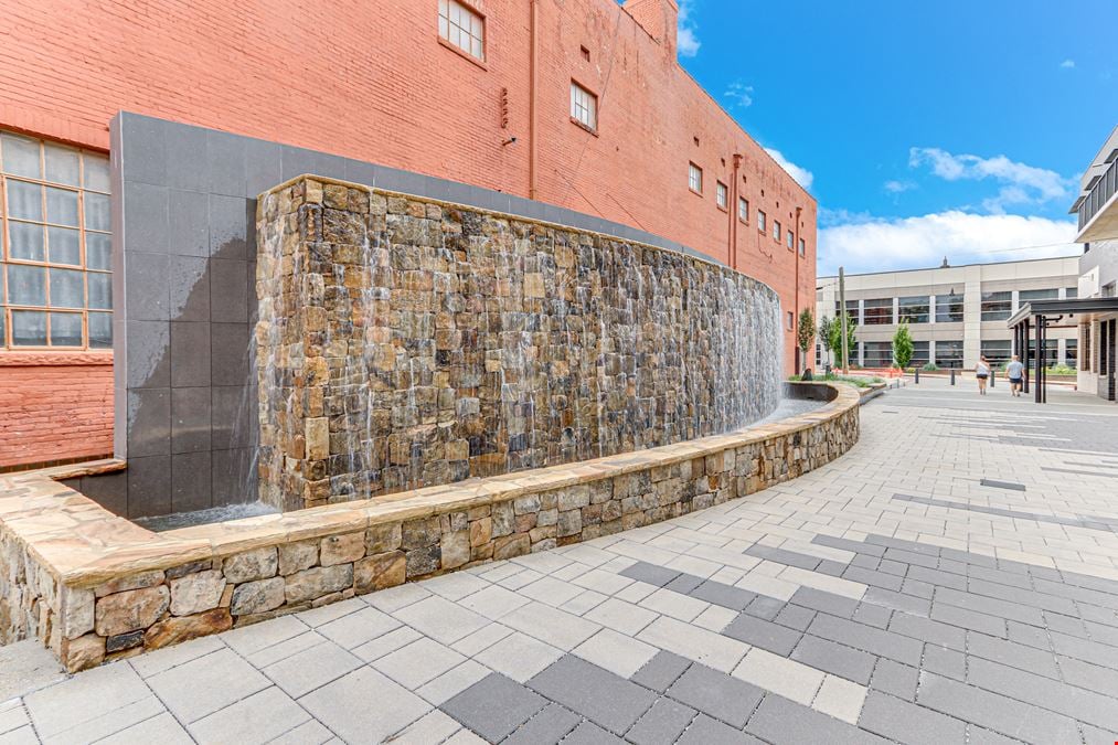 OFFICE/RETAIL BUILDING FOR LEASE