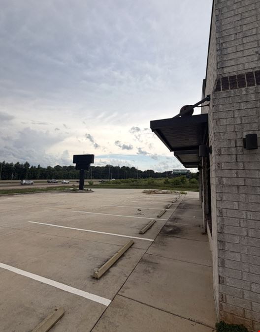 3,600 SF Retail/Medical Space | Sublease | Magee, MS