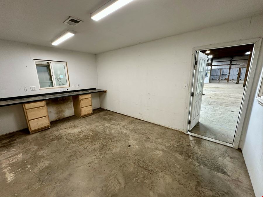 2305 W Industrial Park Dr