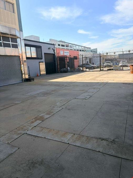 781 E 14th Pl 
