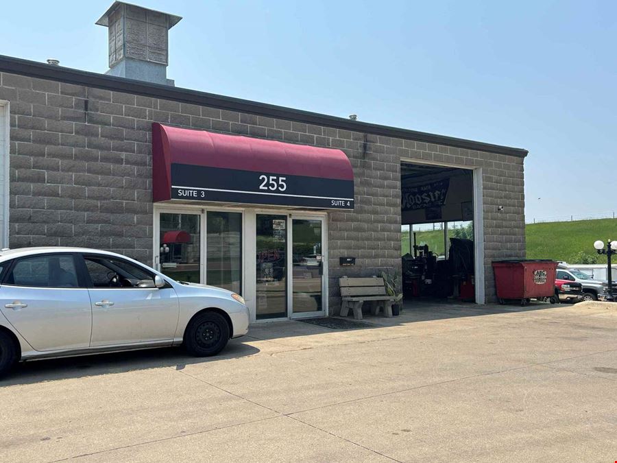 255 Classic Car Ct SW