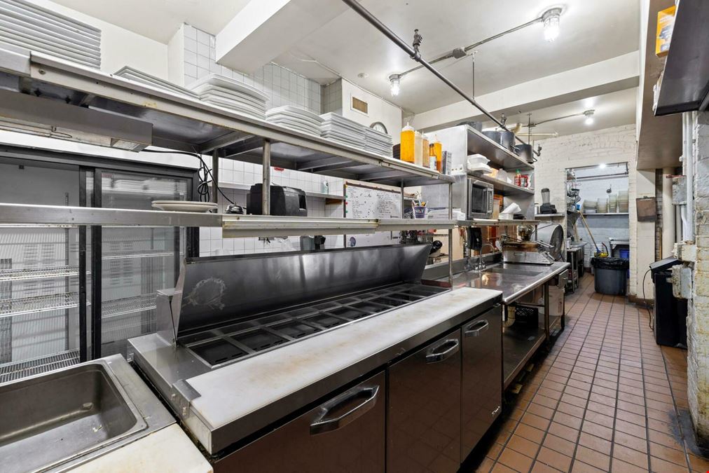 490 Pearl St - Turn Key Restaurant for Lease